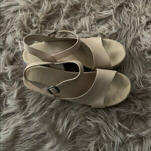 Dansko sandals light beige 3 inch heal. 39